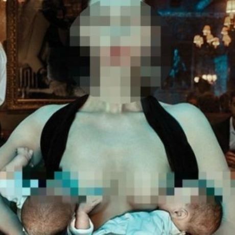 Διάσημη κληρονόμος, θηλάζει μωρά που δεν είναι δικά της σε διαφημιστική καμπάνια!(εικόνες)