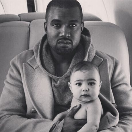 Ο Κanye West χρωστάει 53 εκατομμύρια δολάρια και ζητάει δανεικά από τον Mr. Facebook