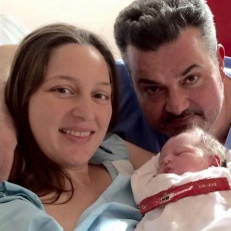 Η σύζυγος του Υποπλοίαρχου Πανανά πήρε εξιτήριο. Δείτε τη νέα φωτογραφία