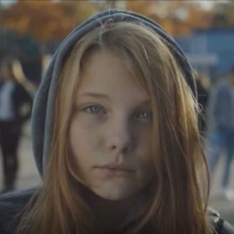 Το βίντεο που έγινε viral! «Αγαπητέ μπαμπά, πρόκειται να με φωνάζουν πόρνη...»