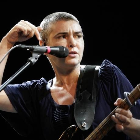 «Nα παρακαλάτε να πεθάνω». Η Sinead O’Connor ξεσπά στο Facebook
