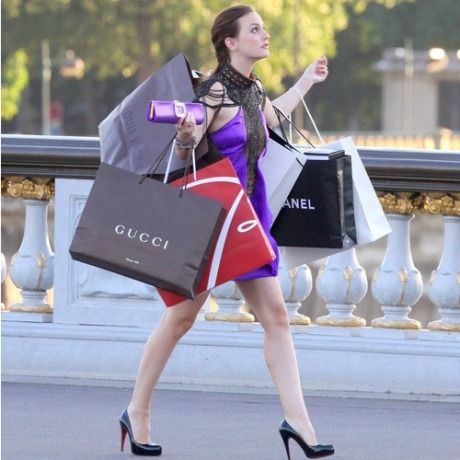 Πού μπορείς να βρεις Louboutin, Chanel, Diesel και πολλά ακόμη επώνυμα brands με έκπτωση;