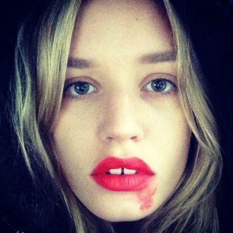 #SmearForSmear: Η Georgia May Jagger συμμετέχει στη διαδικτυακή καμπάνια για καλό σκοπό