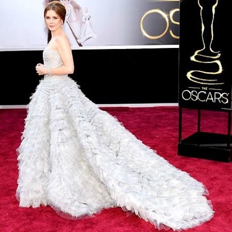 Oι καλύτερες red carpet εμφανίσεις στην ιστορία των Oscars