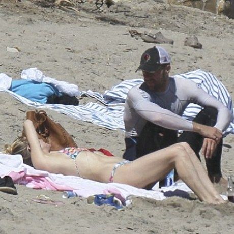 Chris Martin, μας μπερδεύεις!Μετά την Paltrow, η Jennifer Lawrence & τώρα διάσημη μαμά;