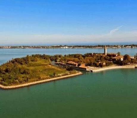 Πωλείται το στοιχειωμένο νησί