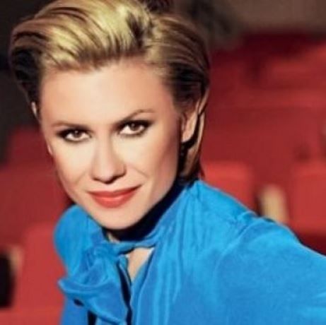 Κατερίνα Καραβάτου: Η φωτογραφία με τον μπαμπά της όταν έλεγε ποίημα την 25η Μαρτίου!