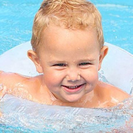 Μπρατσάκια, σωσίβιο, σανίδα ή κουλούρα; Τι να αγοράσω στο παιδί μου;