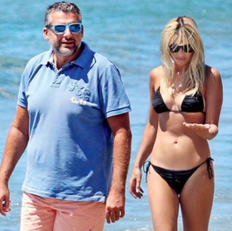 Δείτε ποια εικόνα βλέπει με το που ξυπνάει ο Γιώργος Λιάγκας στην Τήνο!