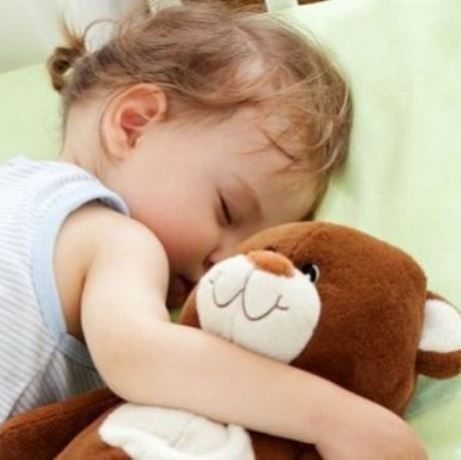 Με αυτό το μυστικό θα καταφέρετε να βάλετε το παιδί σας για ύπνο