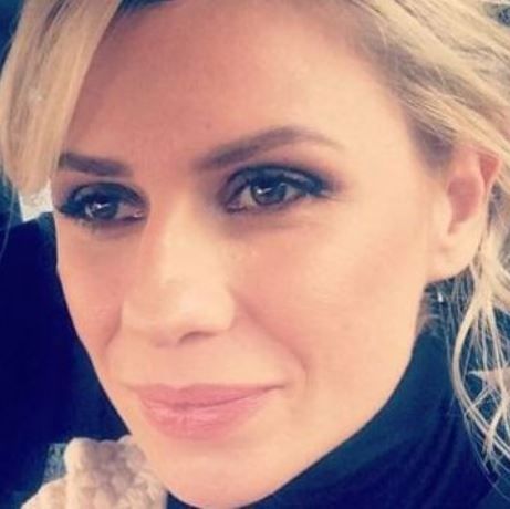 Κατερίνα Καραβάτου: Δείτε τη μικρή Αέλια να της κάνει μασάζ (εικόνα)