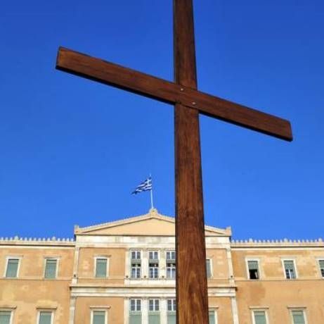 Βουλή: Η «μάχη» της Τρίτης για τη διαπλοκή και το πολιτικό άλλοθι της ακυβερνησίας