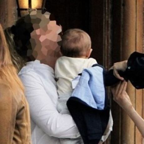 Γέννησε πριν 3 μήνες και δεν αποχωρίζεται λεπτό το μωράκι της! (φωτό)