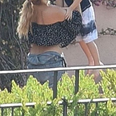 Πασίγνωστη ηθοποιός παίζει με τον γιο της και τα φλας παίρνουν φωτιά!