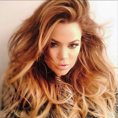 Η Khloe Kardashian δίνει «απαγορευμένα» φιλιά και προκαλεί αντιδράσεις (φώτο)