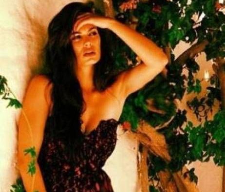 Δείτε την Μαρία Κορινθίου άβαφη και με μαγιό! (φωτό)