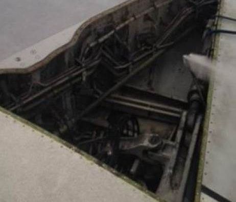 Τρόμος εν πτήσει: Αεροπλάνο έχασε κομμάτι του φτερού του