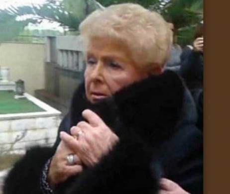 Το μήνυμα της Βέφας Αλεξιάδου στο facebook μετά τη κηδεία της κόρης της, Αγγελικής