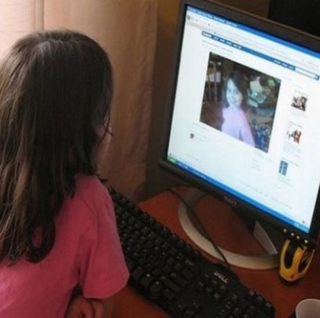 Προσοχή γονείς: Μην ανεβάζετε καμία φωτογραφία των παιδιών στο διαδίκτυο. Διαβάστε γιατί