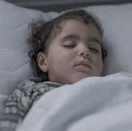 Σοκαριστικό: Δείτε πού κοιμούνται τα προσφυγόπουλα - Κάθε εικόνα και μία ιστορία ζωής