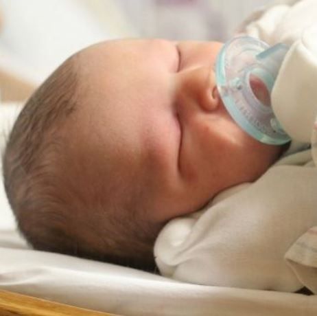 Mία μαία μιλάει για τα εγκαταλελειμμένα βρέφη στο νοσοκομείο Αλεξάνδρα