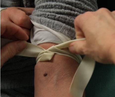 Πίστευε ότι οι λευκοί δεν κολλάνε AIDS. Έκανε... λάθος! (βίντεο)