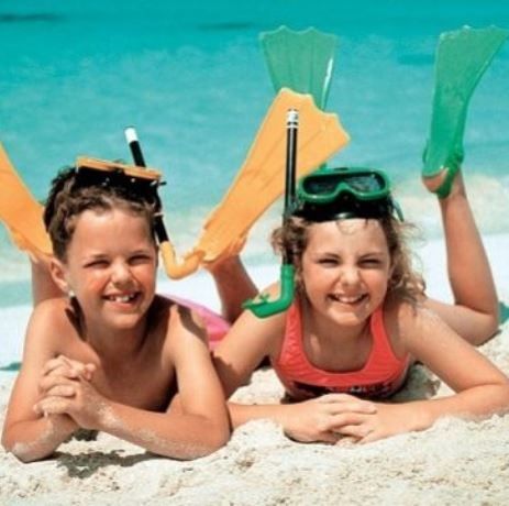 Στην παραλία με τα παιδιά. Τι πρέπει να πάρετε μαζί σας;