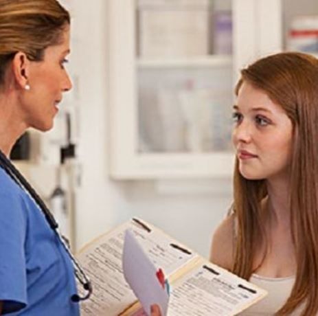 Σε ποια ηλικία πρέπει να πάει μία έφηβη στο γυναικολόγο;