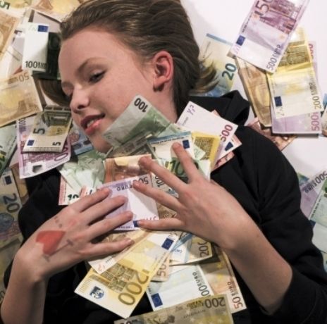 Μάθε τι δείχνει η ημερομηνία γέννησής σου για τη σχέση σου με το χρήμα