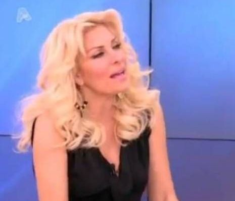 Ελένη Μενεγάκη: Εικοσάχρονος της έκανε καμάκι στο δρόμο!