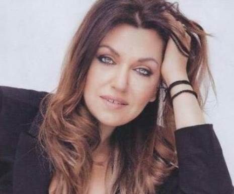 Καίτη Γαρμπή: Εσπευσμένα στην Κύπρο για την αδερφή της!