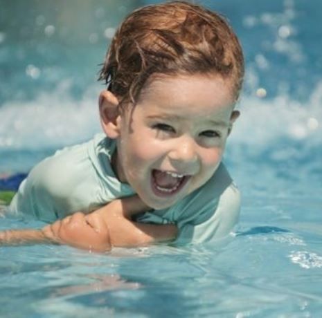 Ένα αγόρι πέθανε, μόλις μια ώρα αφότου κολύμπησε σε πισίνα