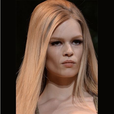 '60s glam look στο show της Donatella Versace