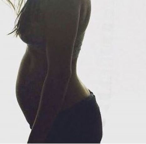 Έγκυος ξανά! Με αυτή τη φωτογραφία ανακοίνωσε ότι περιμένει το τρίτο της παιδάκι!