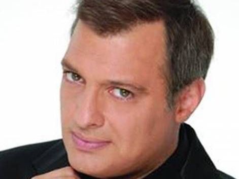 Το ξέσπασμα του Φερεντίνου για την απόλυση της μακιγιέζ του!