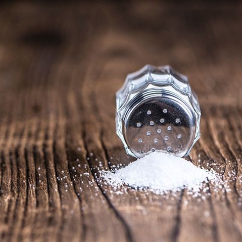 Αλάτι: Πόσο επικίνδυνο είναι τελικά για την καρδιά; Τι υποστηρίζει νέα έρευνα