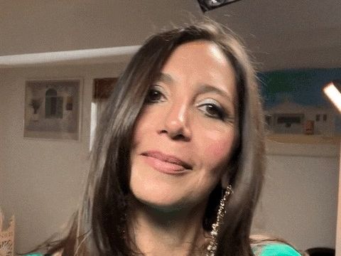 «Όταν πέθανε η μαμά, διαλυθήκαμε» λέει η Αίθρα Λυκουρέζου & εξηγεί γιατί αυτό τους έκανε καλό τελικά