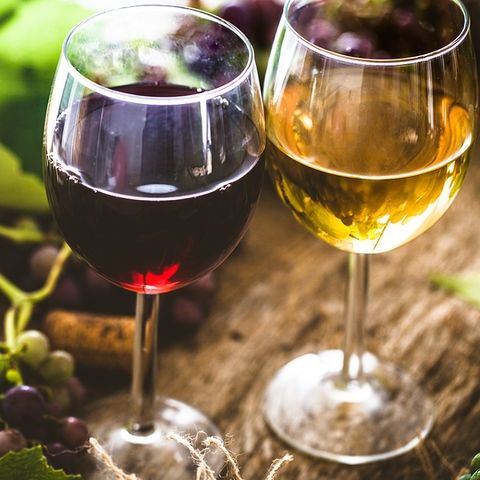 Αλκοόλ: Σε ποια ποσότητα ανακουφίζει από τους χρόνιους πόνους