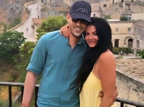 «Ο Γιώργος με βοήθησε να βρω την ψυχούλα μου» λέει η Μαρία Κορινθίου χωρίς να αναιρεί το χθες της