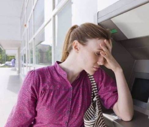 Αναδρομικό «ψαλίδι» στους μισθούς 50.000 υπαλλήλων