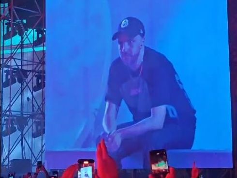 Ο ΛΕΞ «έβαλε φωτιά» στο ΟΑΚΑ - Πάνω από 60.000 άτομα σε μια συναυλία που έγραψε ιστορία