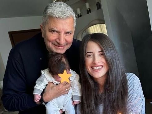 Γιώργος Πατούλης: Η πρώτη οικογενειακή φωτογραφία και οι ευχές στη σύζυγό του