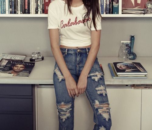 Πρόκειται για νέο φλέρτ; Η νεαρή star εθεάθη με καινούργιο φίλο και πυροδότησε φήμες περί χωρισμού