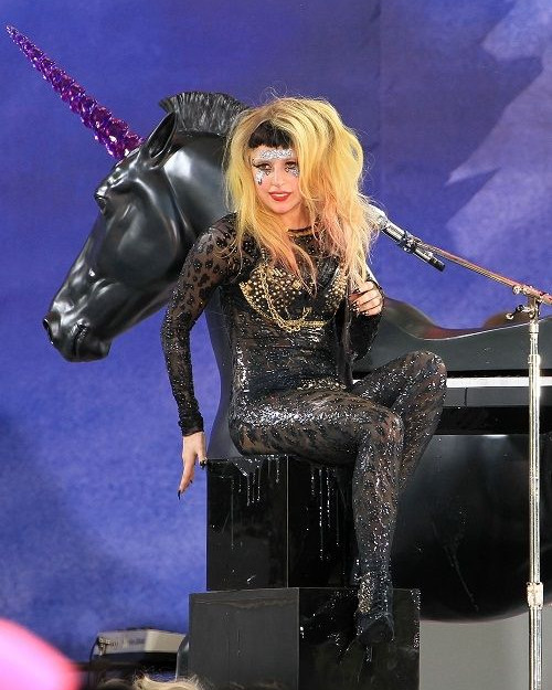 H Lady Gaga χρεοκόπησε;