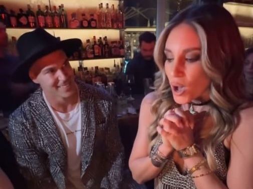 Στο πάρτι για τα γενέθλια της Αθηνάς Οικονομάκου ο Bruno Cerella έκανε ένα βήμα πίσω