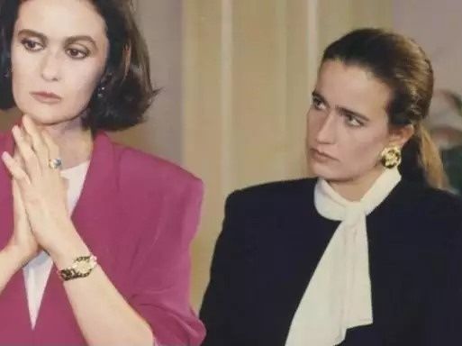 20 χρόνια μετά το φινάλε της Λάμψης: Η Λουκία Παπαδάκη θυμάται ως Σάντρα, τη σειρά έπος