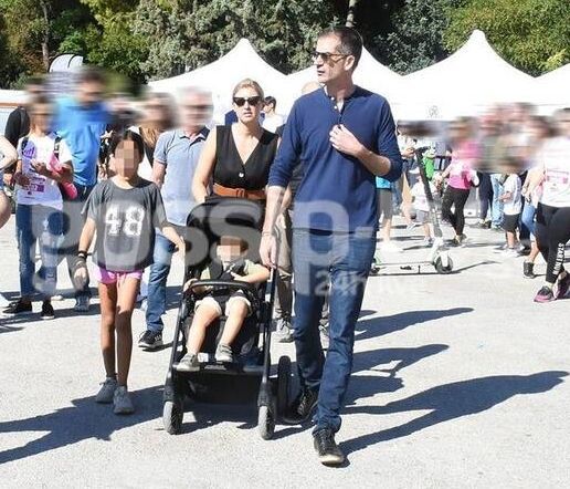 Μπακογιάννης-Κοσιώνη: Η οικογενειακή βόλτα στο Ζάππειο και η εμφάνιση της Σίας που δεν περιμέναμε!