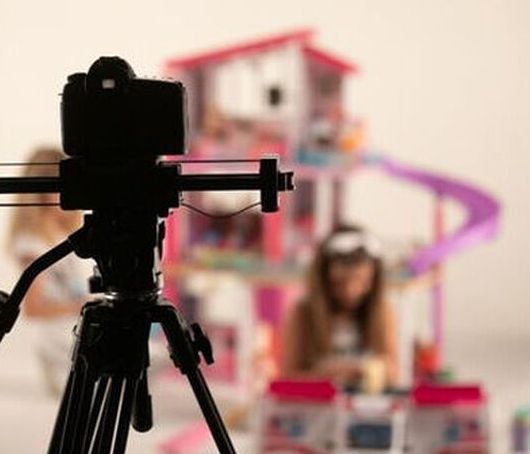 The DOLLcumentary: Ενσυναίσθηση και παιχνίδι, δύο πρωταρχικές έννοιες για το παιδί