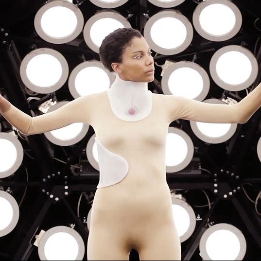 Tomorrows: Η έκθεση της Στέγης στη Διπλάρειο Σχολή