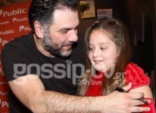 Ποιο είναι το κοριτσάκι που αγκαλιάζει ο Γρηγόρης; (Αποκλειστικά στο gossip-tv και στο G-North)